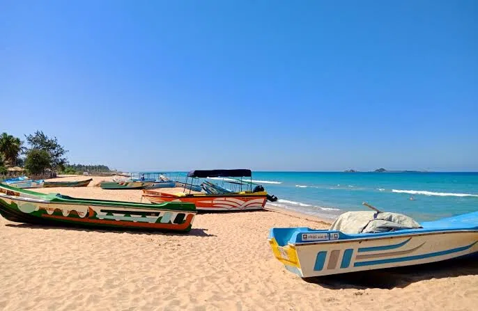 Nilaveli beach turquoise water