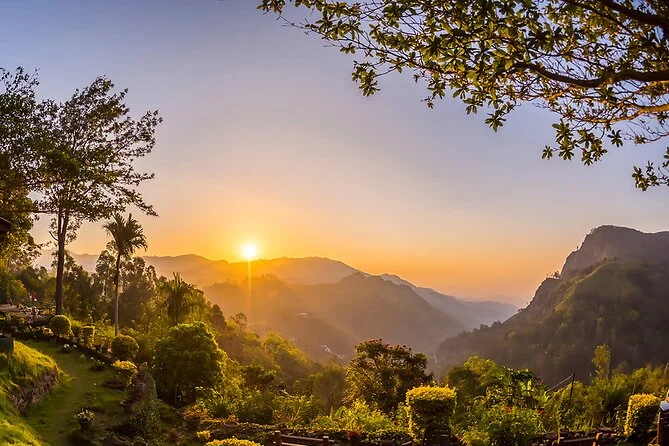 Sunrise over the mountains around Ella