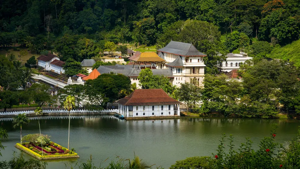 Kandy Lake at dusk